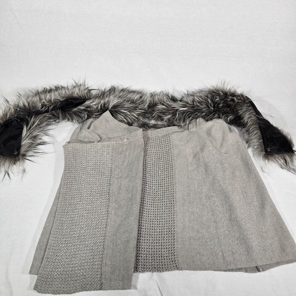 Vintage GRAY Metallic Faux Fur Collar Asymmetrical Hem Open Knit Cardigan Size M - Picture 12 of 17